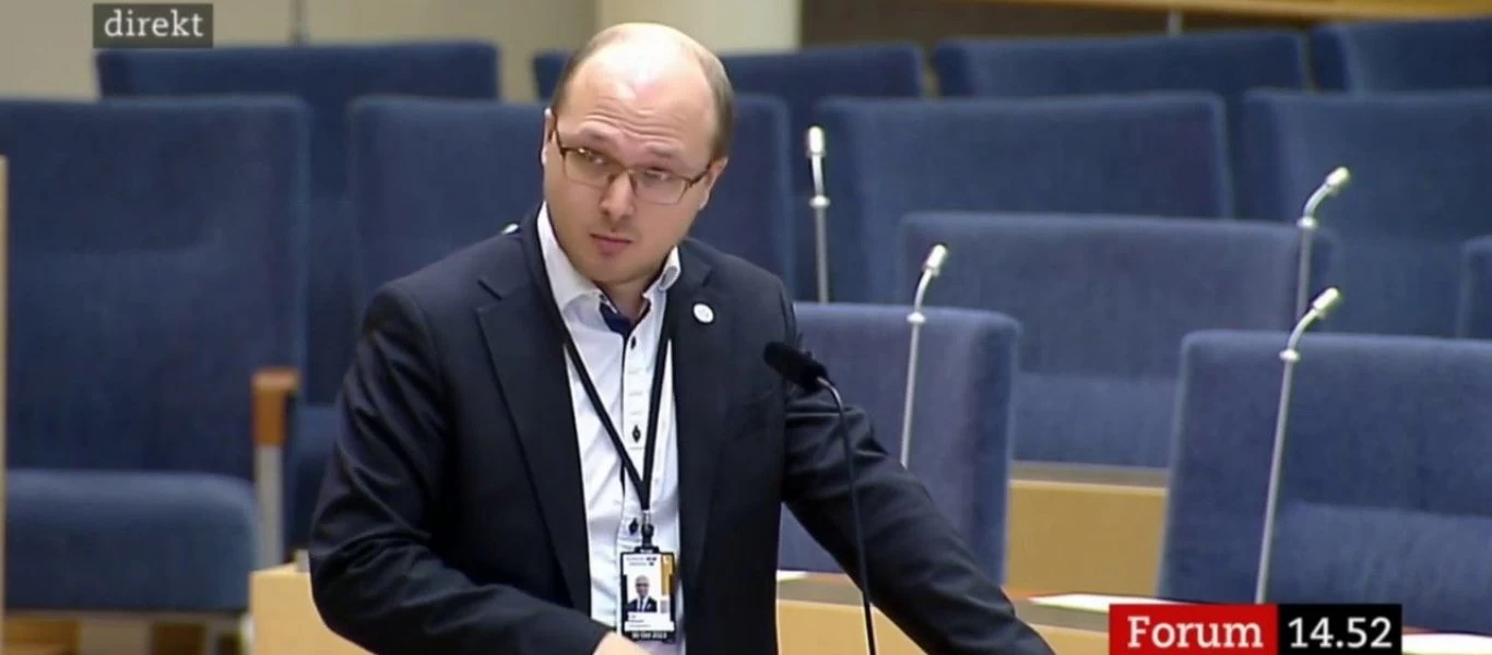 Σουηδός βουλευτής ζητά την τιμωρία των γονέων που αρνούνται να εμβολιάσουν τα παιδιά τους!